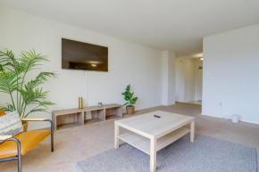 Cozy 2 BR Apartment At Arlington With Gym